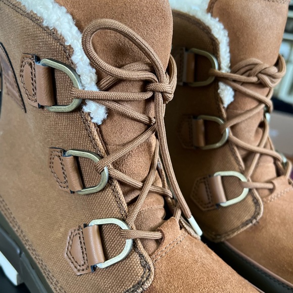 TODAY ONLY!! NWT Sorel Tivoli Lug Sole Boots - Picture 6 of 12